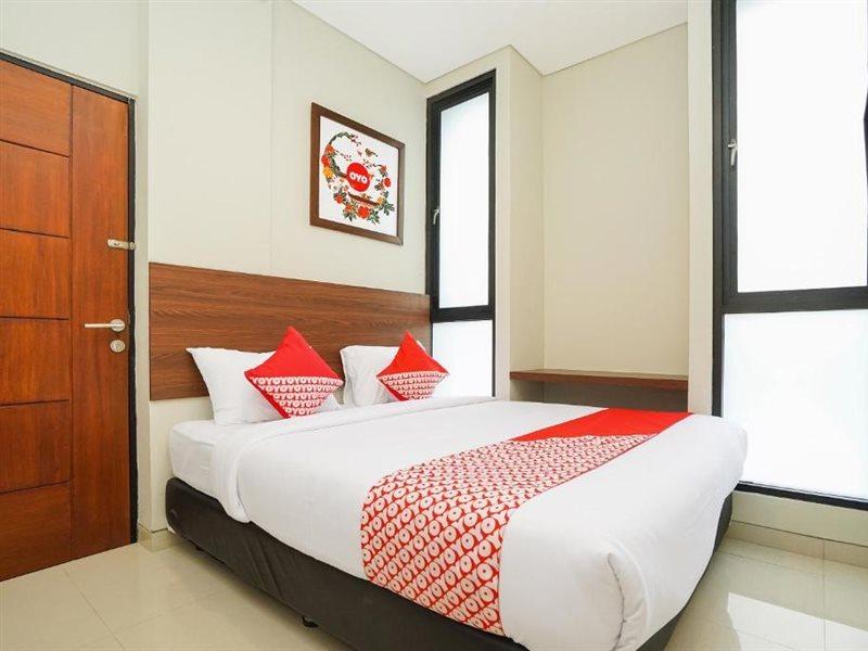 Hotel Super Oyo Capital O 449 The Colins à Keputih Extérieur photo