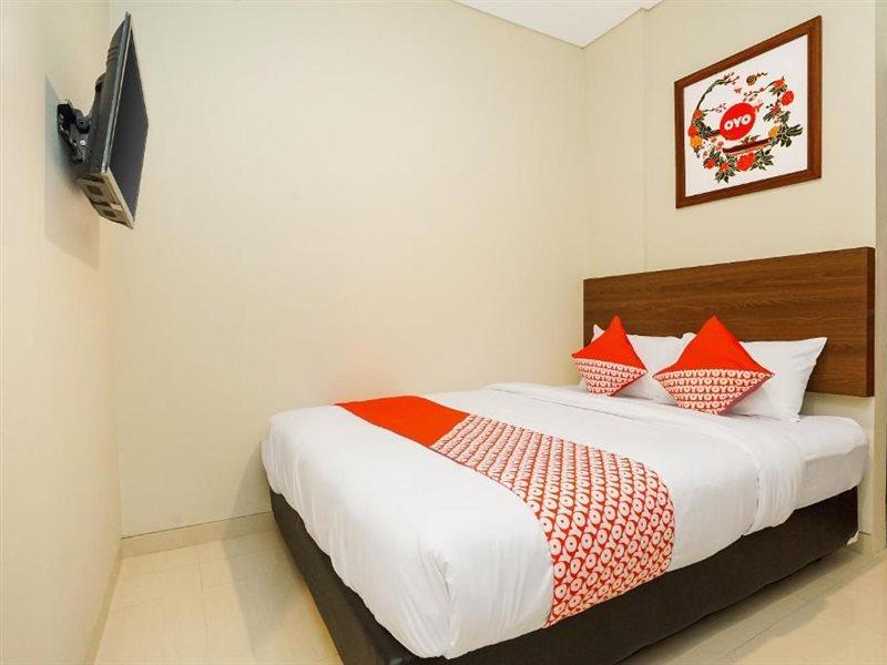 Hotel Super Oyo Capital O 449 The Colins à Keputih Extérieur photo