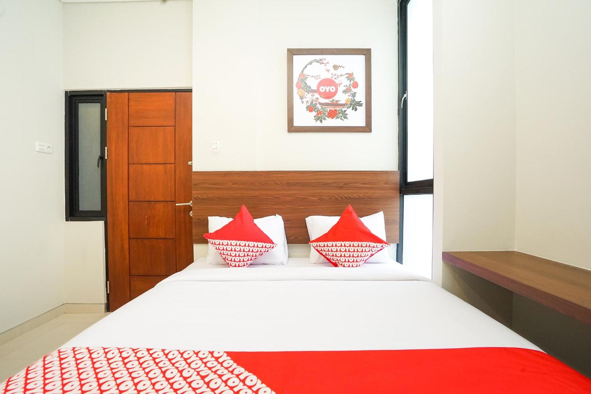 Hotel Super Oyo Capital O 449 The Colins à Keputih Extérieur photo