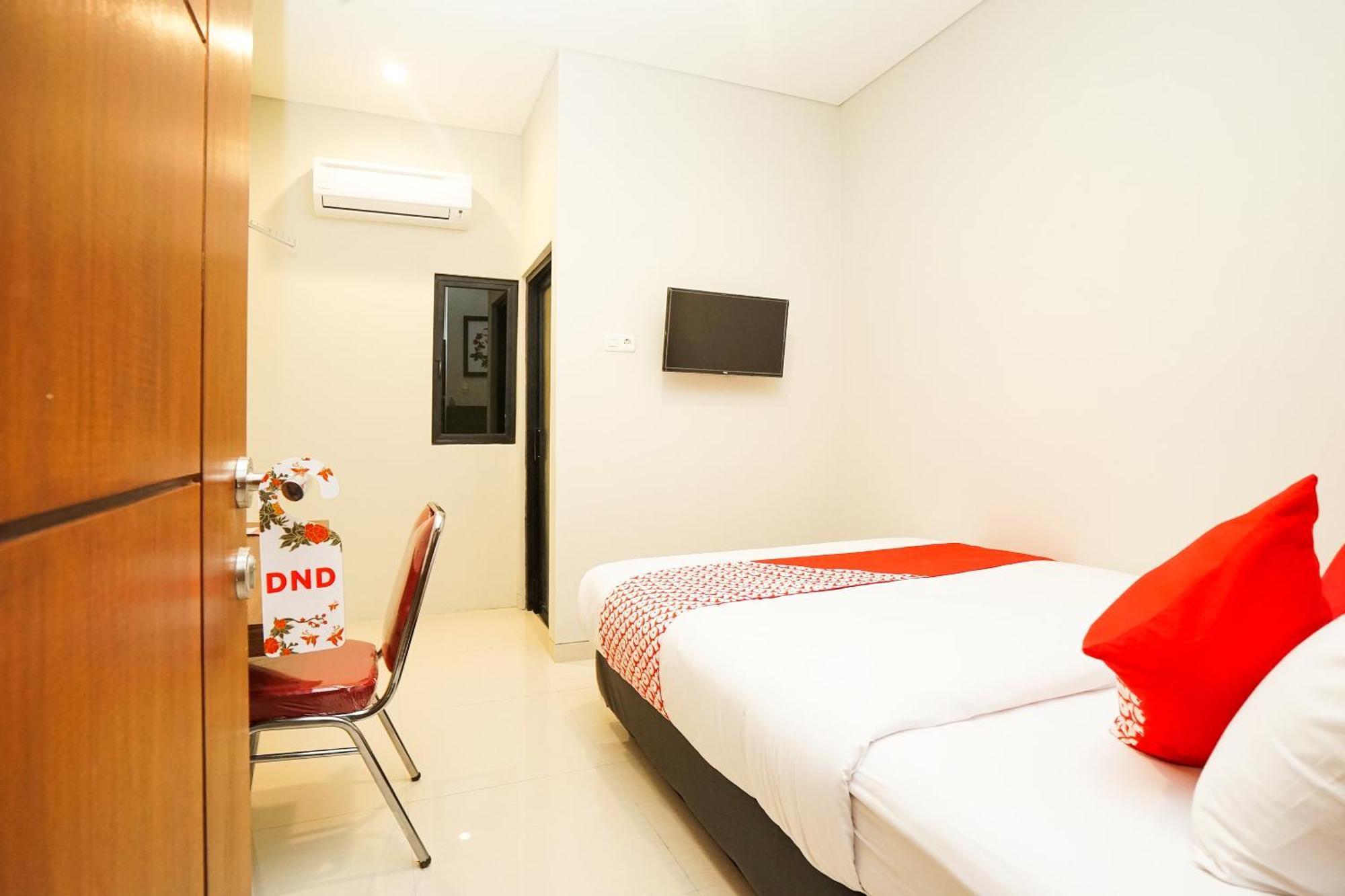 Hotel Super Oyo Capital O 449 The Colins à Keputih Extérieur photo